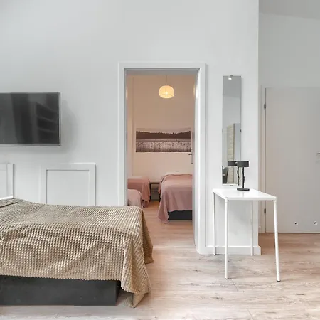 Apartment Kamienica Centrum 18 *